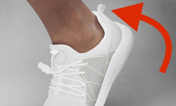 Вот для чего нужна петелька на обуви сзади — об этом знают считанные люди